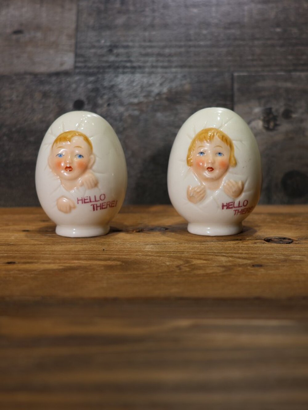 Vintage German “Hello There” Baby in Egg Salt & Pepper Shakers Porcelain Germany - Picture 2 of 5